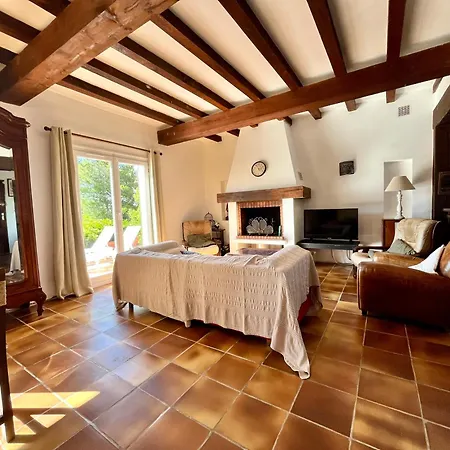Grande T4 Dans Un Ecrin De Verdure Proche De Calvi Villa